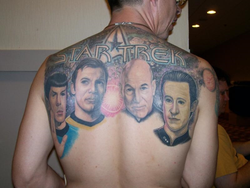 Tatuaggio in omaggio ai personaggi di Star Trek.