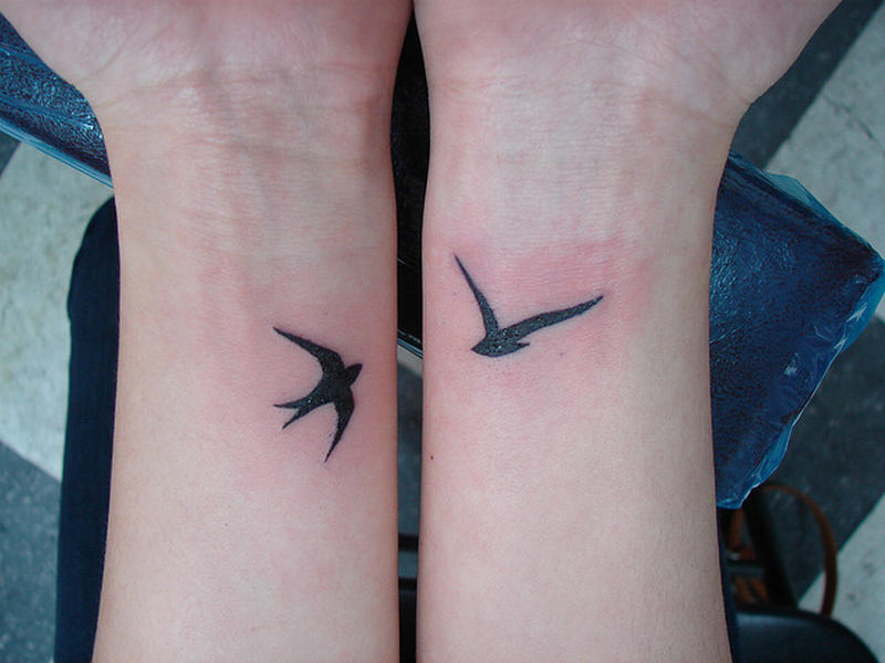 Tatuaggio con le rondini.