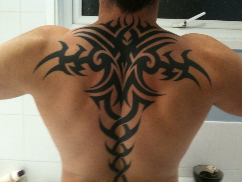 Tatuaggio tribale.