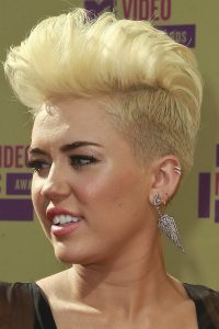 Miley-Cryus-Piercing-Ear