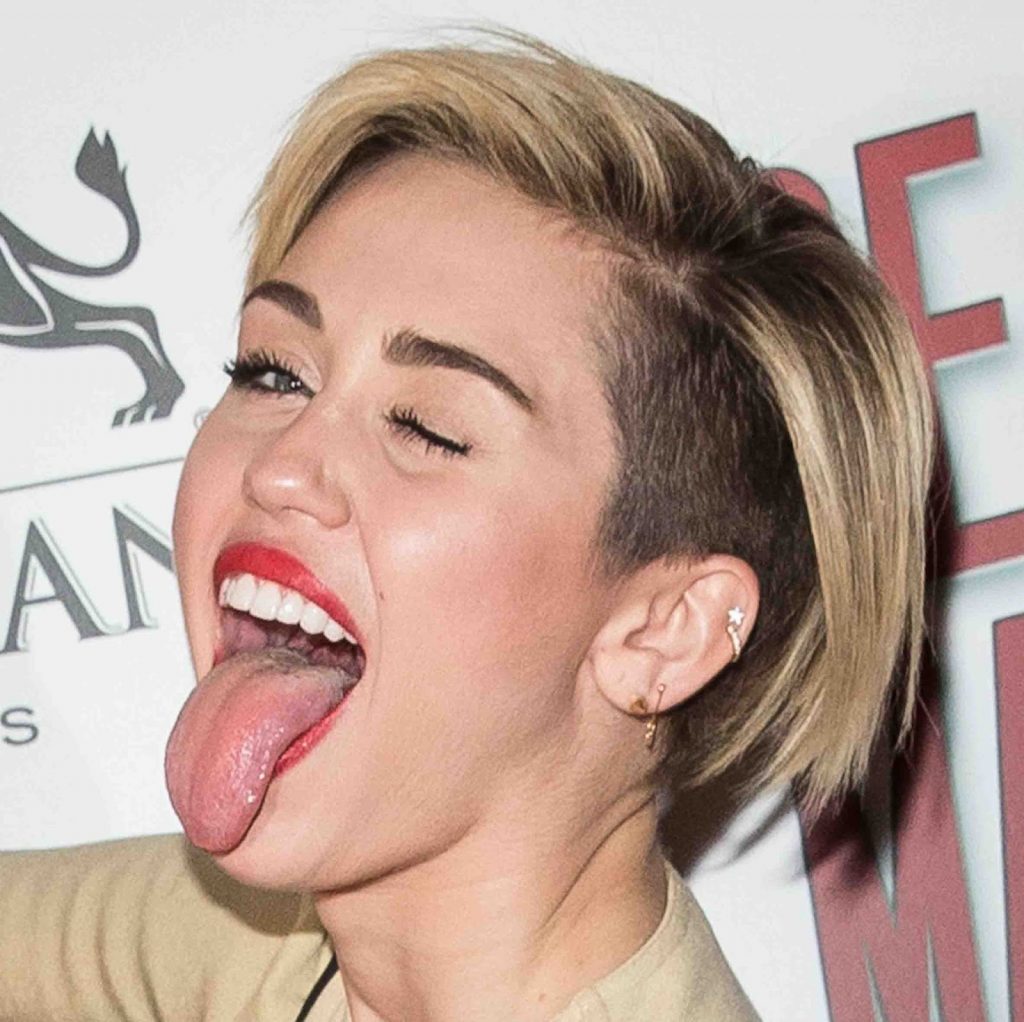 Miley_Cyrus_E!_NEWS