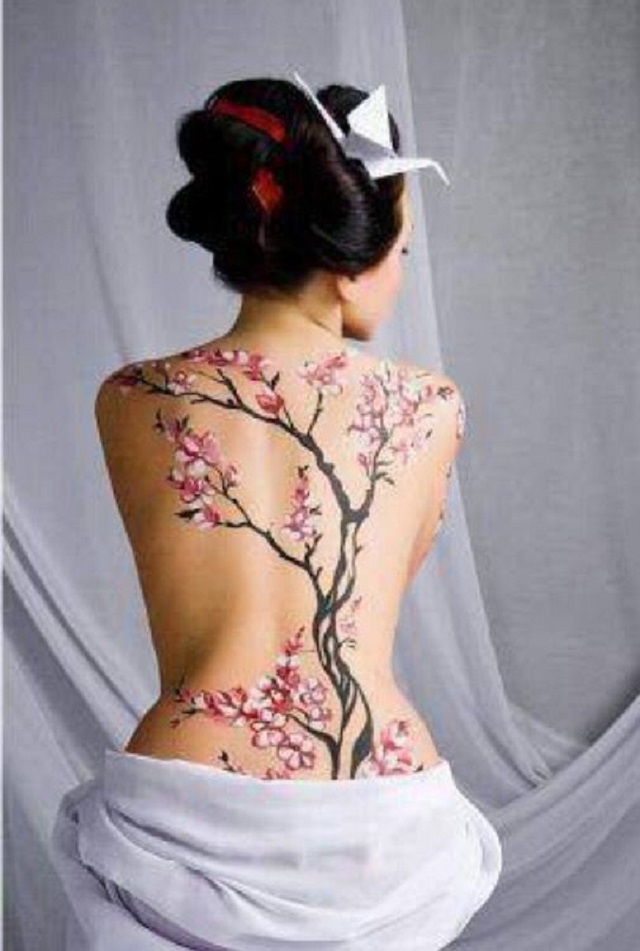 Tatuaggi schiena donna