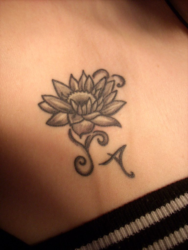 Tatuaggio margherita 