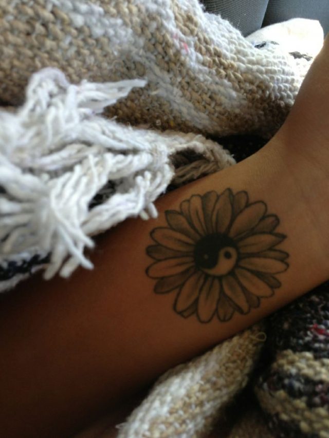 Tatuaggio margherita 8