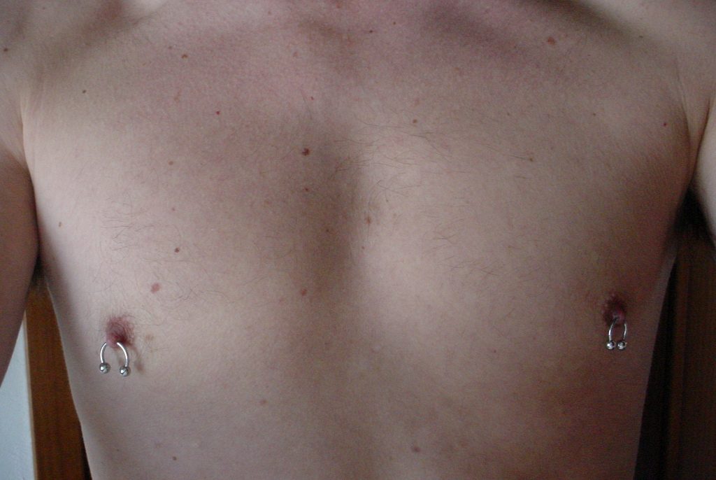 piercing-capezzolo-uomo