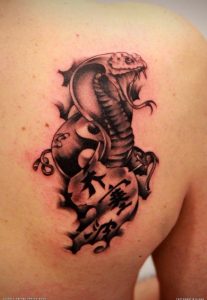 tatuaggio-cobra-ideogrammi
