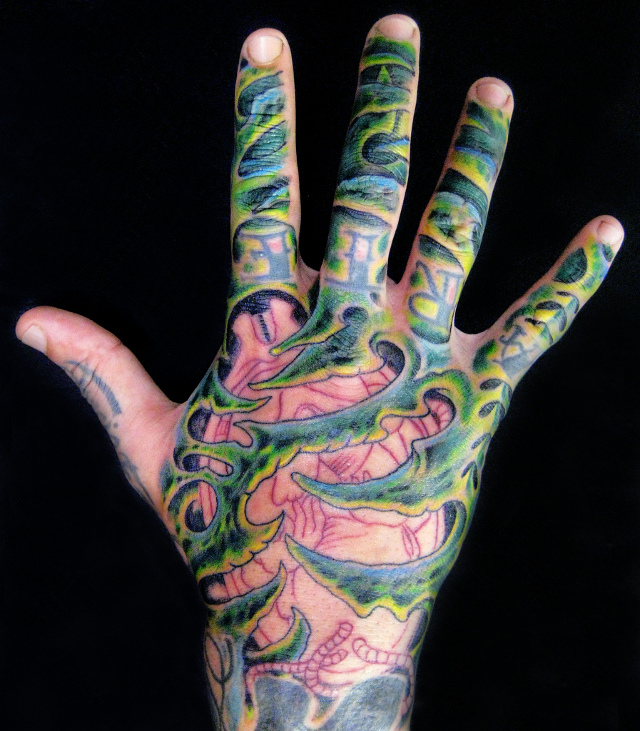 Tatuaggio mano