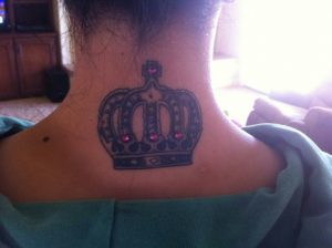 combinazioni piercing e tatuaggi corona