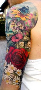 tatuaggi colorati ispirati alla natura fiori